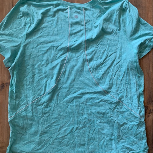 Light blue lululemon tshirt. - Picture 2 of 4